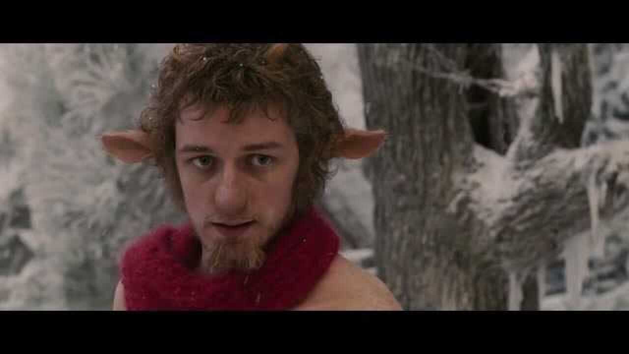 纳尼亚传奇:小女孩误入纳尼亚大陆,竟然遇见了半羊人!