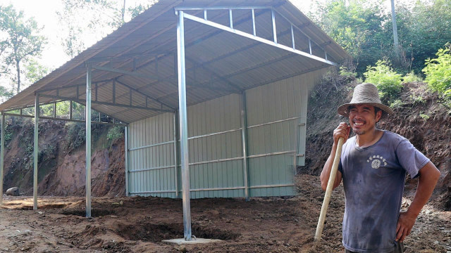 农村搭建彩钢房看生活变化有多大农民说出心里话在家比打工强