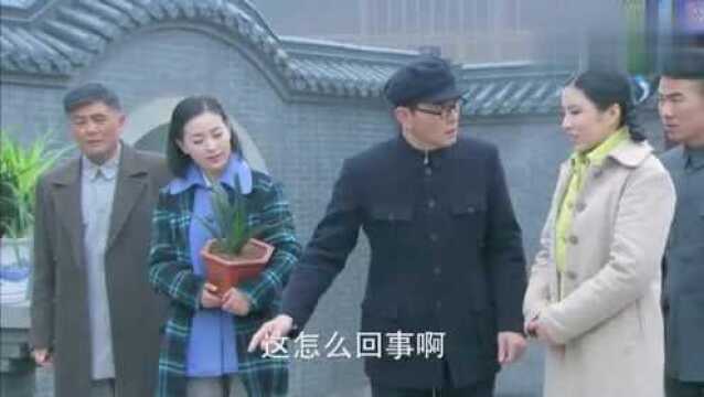 溥仪到妹妹家暂住,谁料两个人见他就磕头,满嘴陈腔滥调