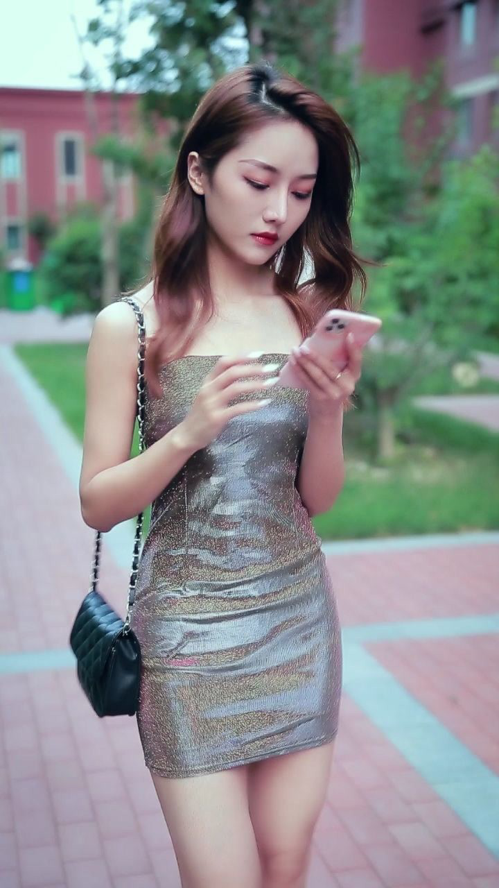 路上遇到变态狂，美女的报复手段太牛了，看完真解气！_高清
