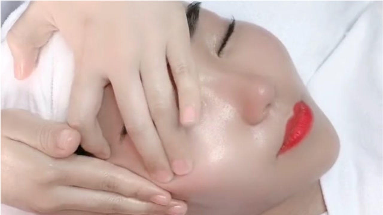 你不知道的眼部提升按摩手法,学会这一招,越变越年轻!