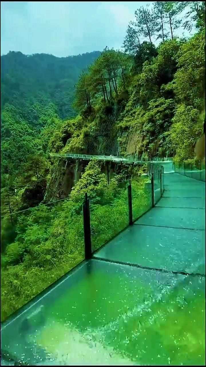 玻璃栈道漂流,惊险刺激