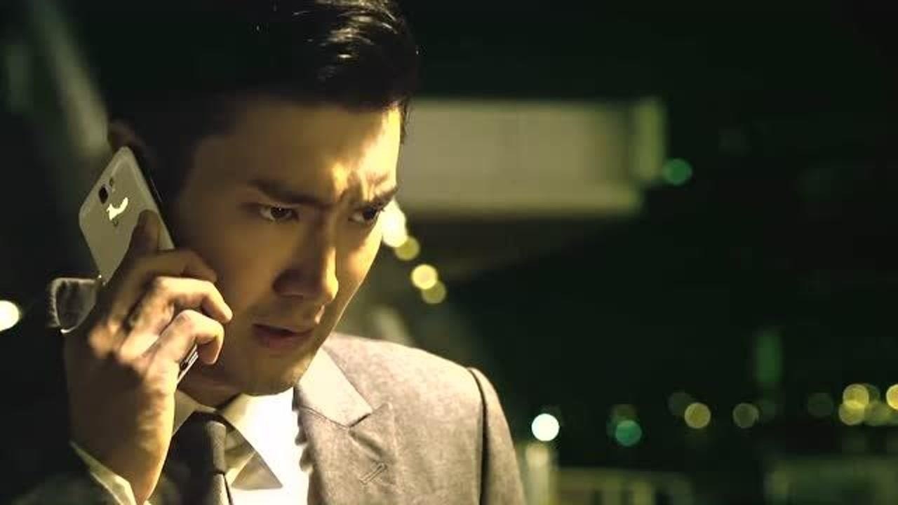 赤道张家辉打女人下手真狠直接丝袜套头逼供这谁顶得住