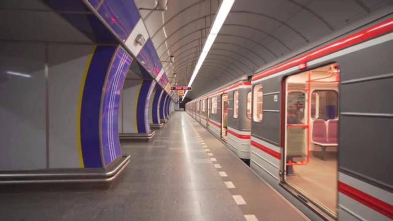 乘坐地铁去布拉格广场看看捷克共和国的地铁什么样