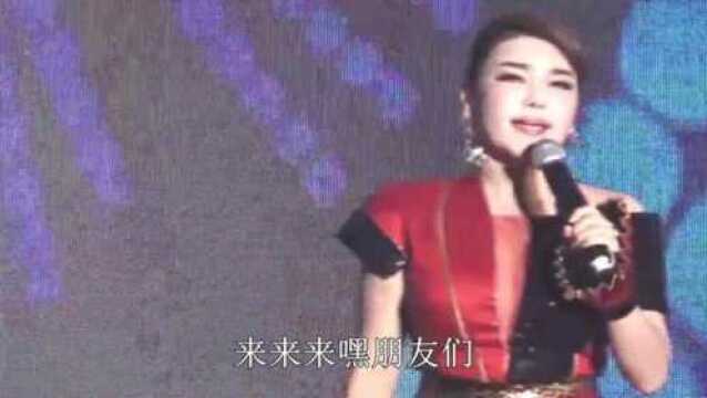 歌曲《送你一首吉祥的歌》现场带字幕,演唱:歌手乌兰图雅