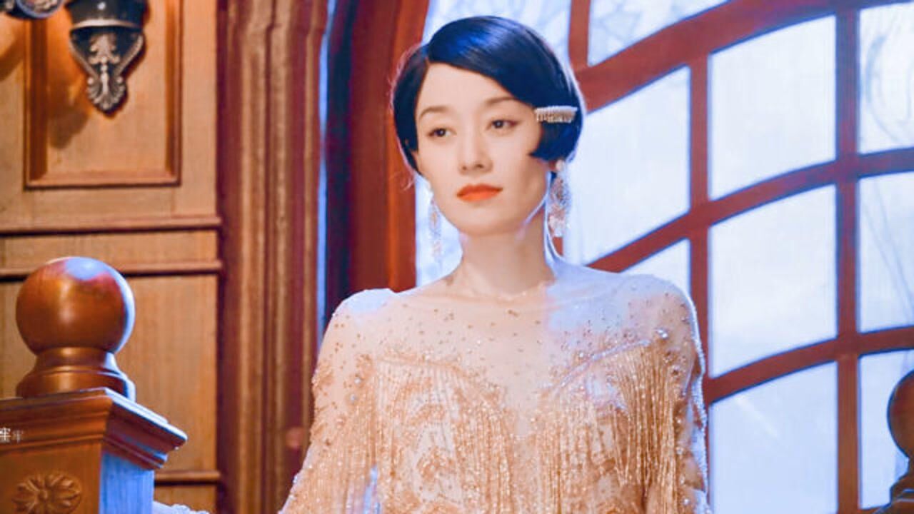 旗袍美探当人间富贵花小作精苏雯丽遇上大长腿罗探长