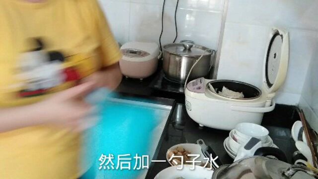 秋天清热滋补汤之榴莲壳老鸭汤,汤味鲜美,补血益气和滋润养阴