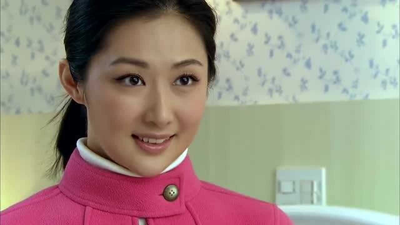 生死相依素素看见罗依静家有蓝卓的照片罗依静说那不是蓝卓是自己男友