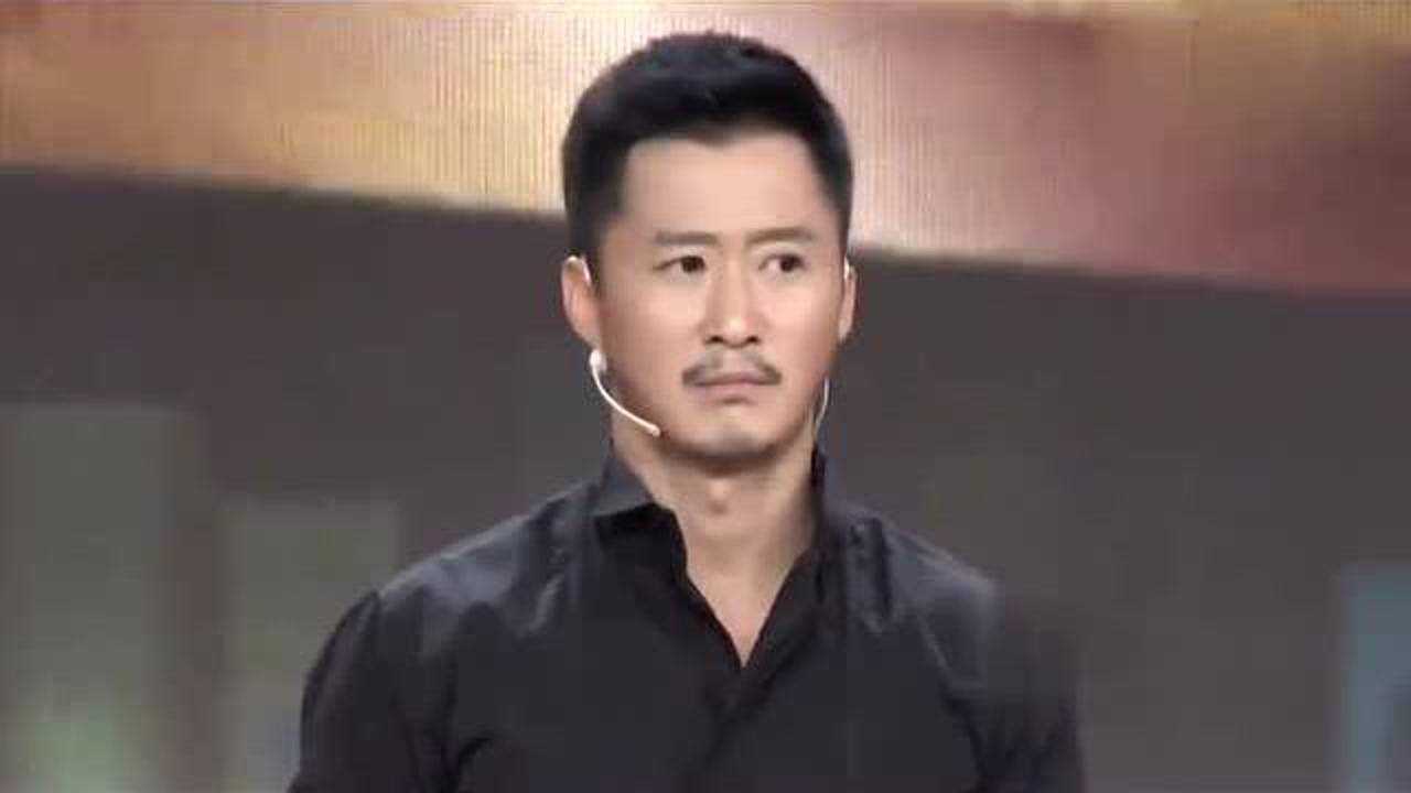 开讲啦吴京深情演讲数度哽咽台下掌声雷动经久不息