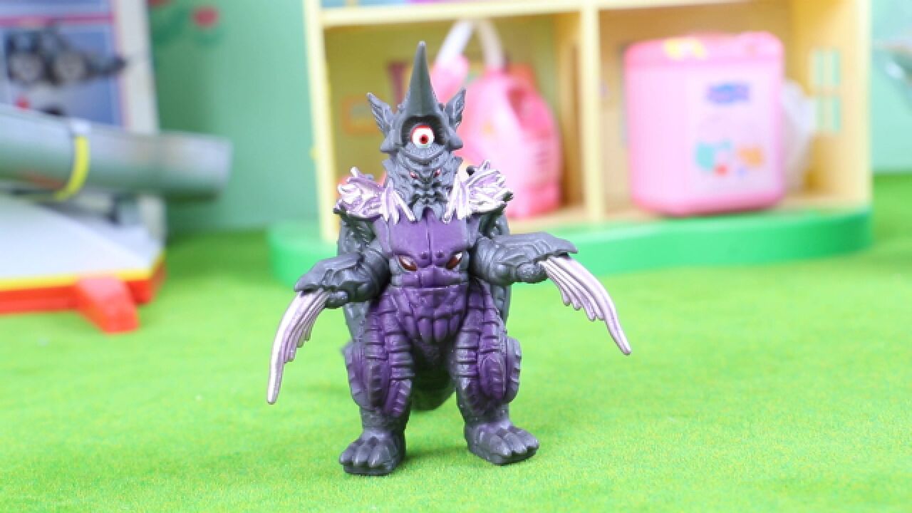 奥特曼怪兽:暗夜毒牙软胶玩具分享