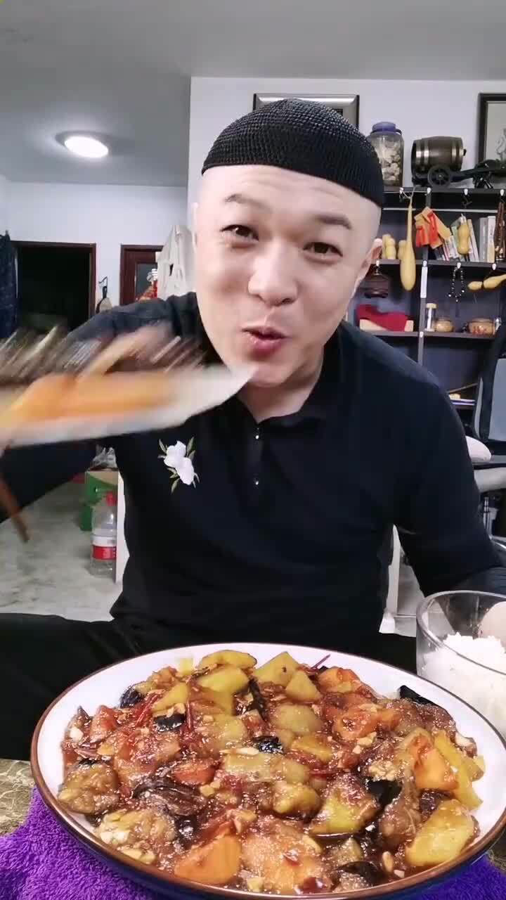 老北京大哥吃的饭菜,就是这么有食欲,配米饭看着就很下饭!