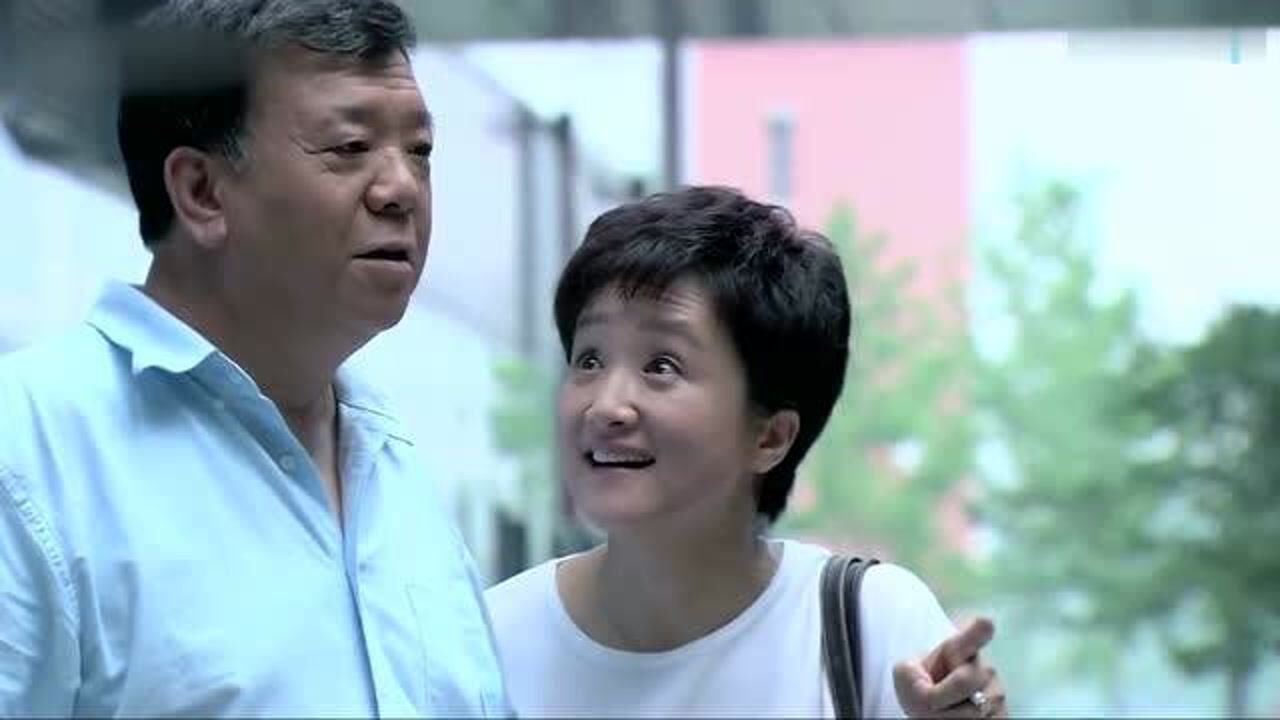 青春期撞上更年期跟踪儿子路上碰到了大喇叭