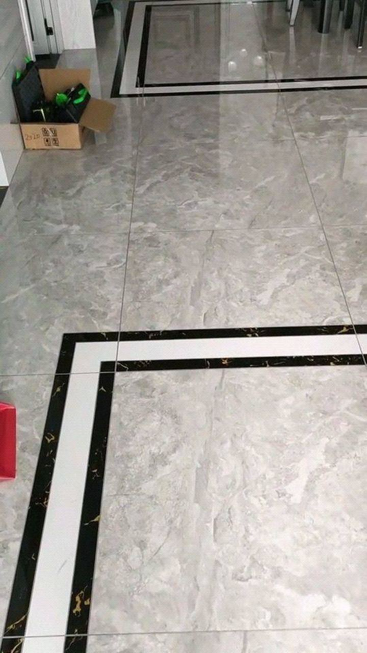 三条波导线在客厅的中间把沙发和电视柜的位置全部让出来是不是很好看