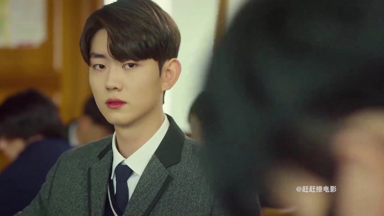 遇见你之后,第一次看见的颜色就是蓝色,这部剧简直是颜狗的天堂!