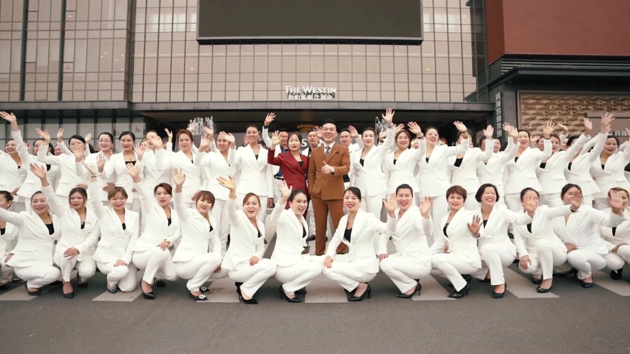 艾美国际tob年会开场1青春须早为创业赢天下