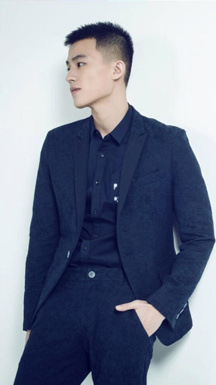 黑白禁区淦天雷靠抠门打入黑帮内部邰局扛下一切