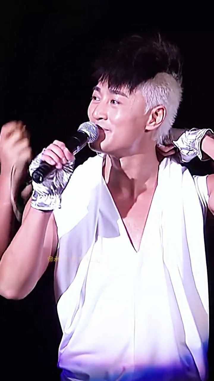 林峰徐子珊演唱会现场贴身热舞