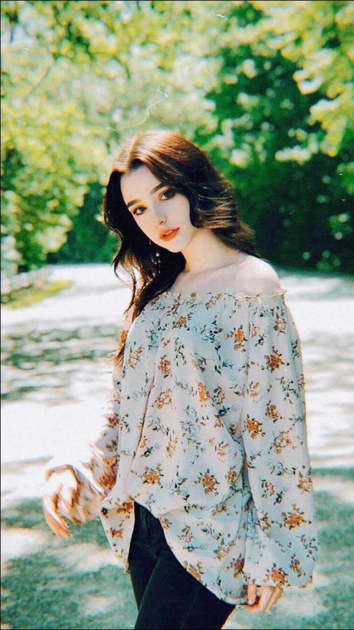 俄国美女dashataran仙嫩貌美这容貌被称为上帝亲吻过的脸颊