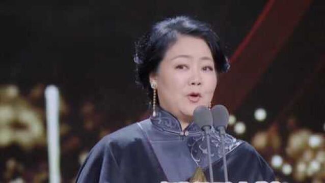 萨日娜老师荣获金奖,朴实的演员精神,被称为“国剧推广大使”