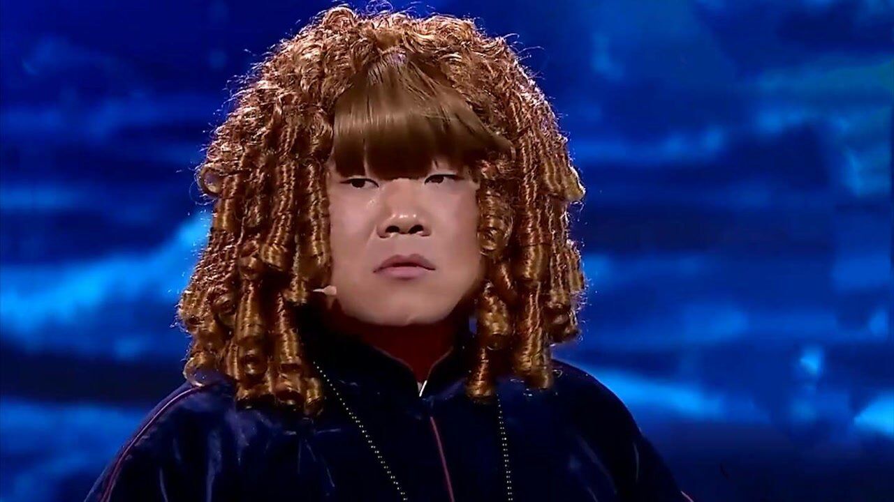 小岳岳女装合集,戴假发模仿泰坦尼克号女主,孙越:我以为是京巴