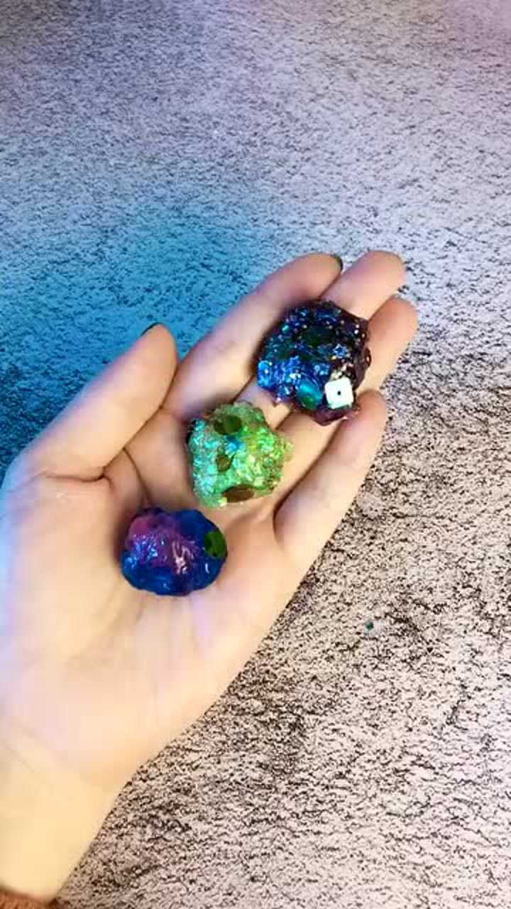三色水晶石,颜值非常仙气,学生党值得拥有
