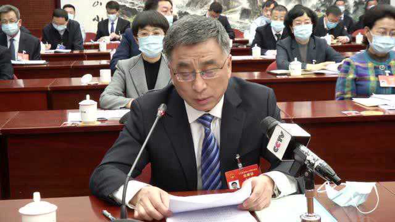 全国人大代表黄庆学发言