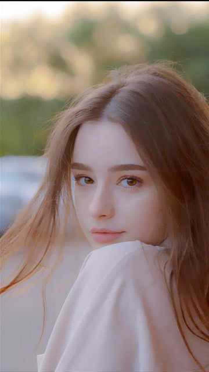 俄罗斯美女达莎塔兰人家美的像特效一样我丑得像真的一样