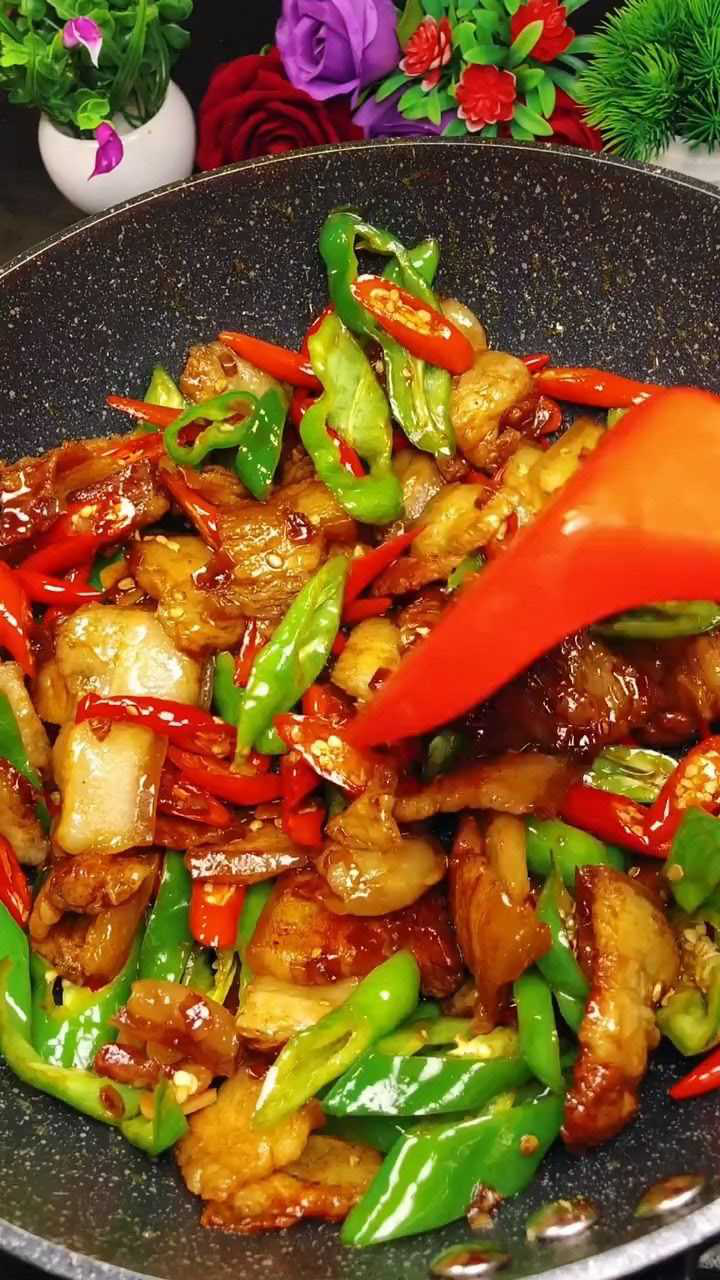 辣椒炒五花肉#美食