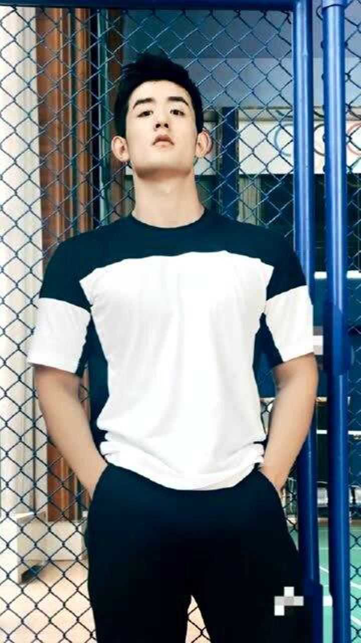 运动少年张鑫栋,从100公斤减到83公斤的腹肌boy,努力