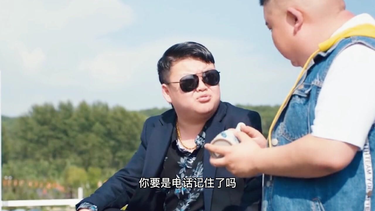 搞笑视频:这是我见过最搞笑的劫匪,没有之一