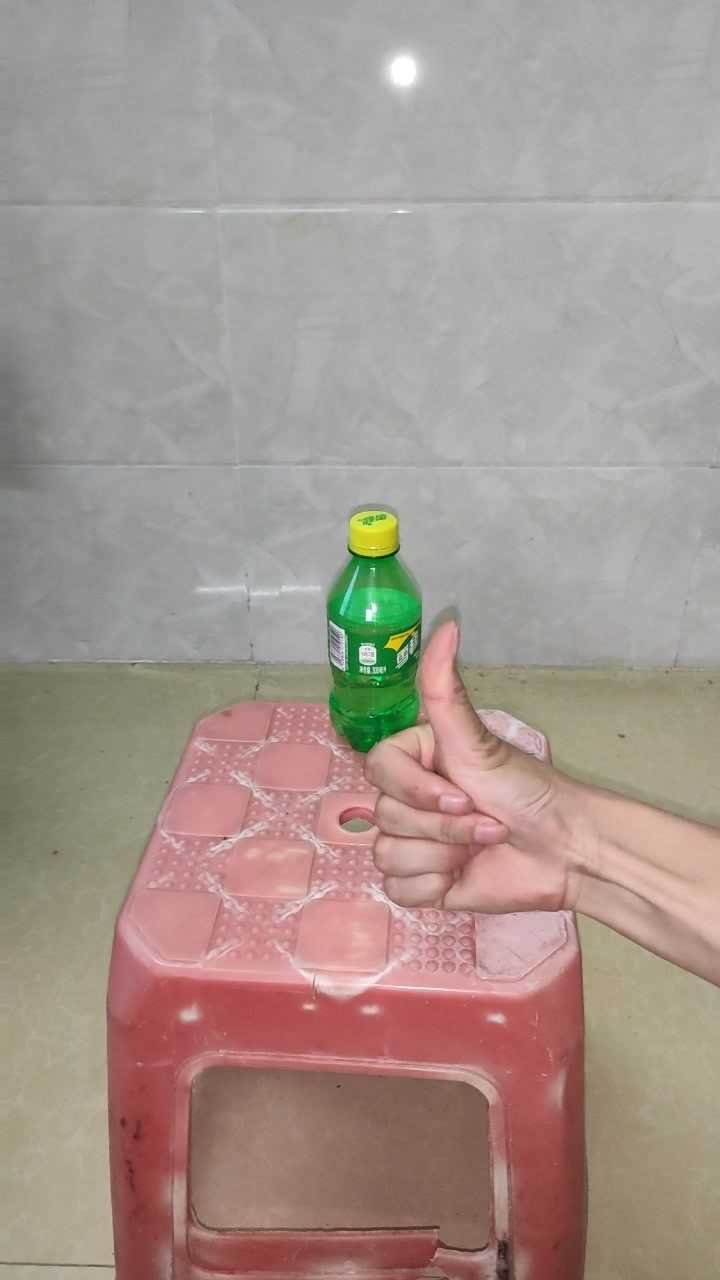 我扔瓶子百分之百立起来你行吗