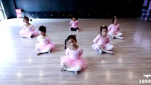 少儿中国舞《 兰花草》，六一幼儿园必备节目