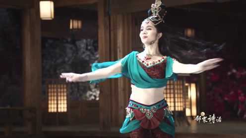 古丽米娜现场演奏新疆舞，王劲松秀舞蹈天赋，重现新疆经典扭脖舞！ 【邻家诗话】