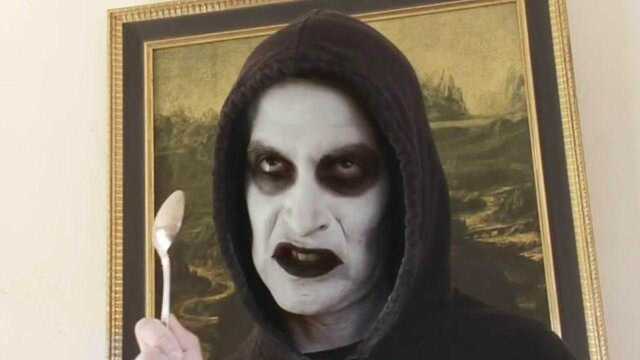 胖子出门被人诅咒,被变态杀手追杀了12年,被活活用小勺子敲死