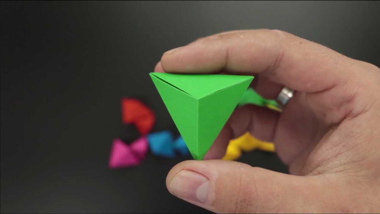 创意折纸教程,教你如何折叠一个三角体