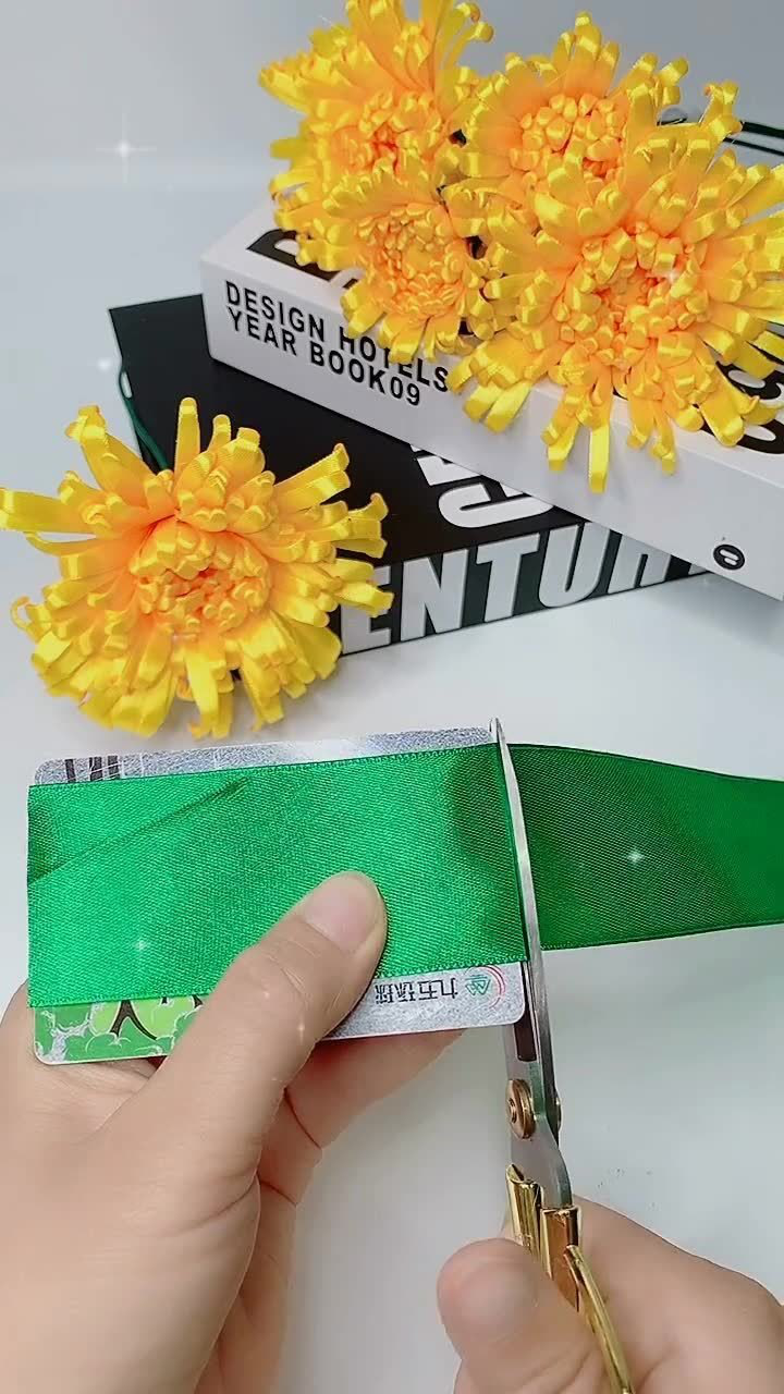 丝带手工制作菊花花托,详细教程来啦,喜欢的朋友们赶快收藏吧!