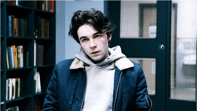 高分美剧《韦恩》第1集,16岁硬核少年暴走之路!开启!