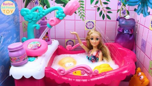 芭比娃娃系列玩具拆箱，电动浴缸，自动喷水玩具展示