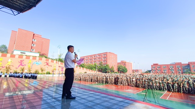 重庆荣昌大成中学2021军训总汇演升旗仪式——国旗班