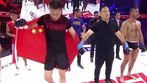 中美综合格斗拳击赛 美国冠军拳王被中国王赛一局KO站不起来