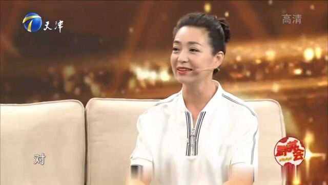 演员戴春荣登台,曾饰演《还珠格格》中的坏皇后,火遍全国