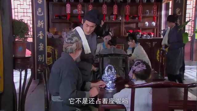 店掌柜欺负老头子,连一只鸡也要算钱,高手出面教他们做人