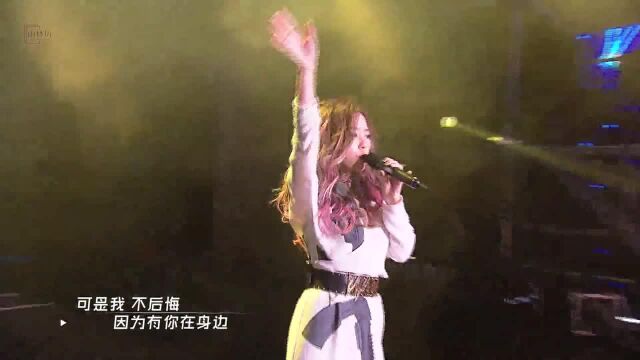 张靓颖2022年大放异彩!深情演唱电影《长津湖》金曲,彻底听醉