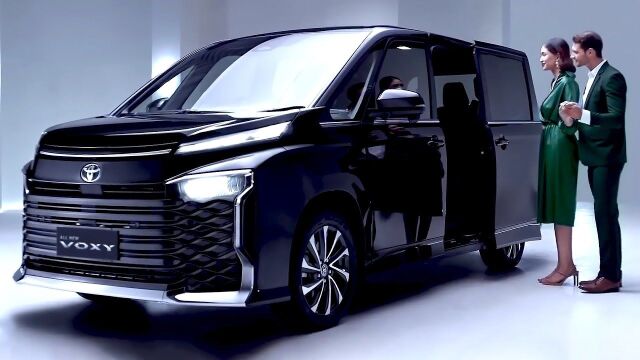 丰田小号"埃尔法"闪亮登场,配航空座椅 双电滑门,别克gl8都眼红