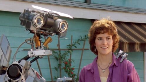 科幻片：机器人遭雷劈后，竟成精且有了人类的思维，童年经典回忆，9分钟看完《霹雳五号》