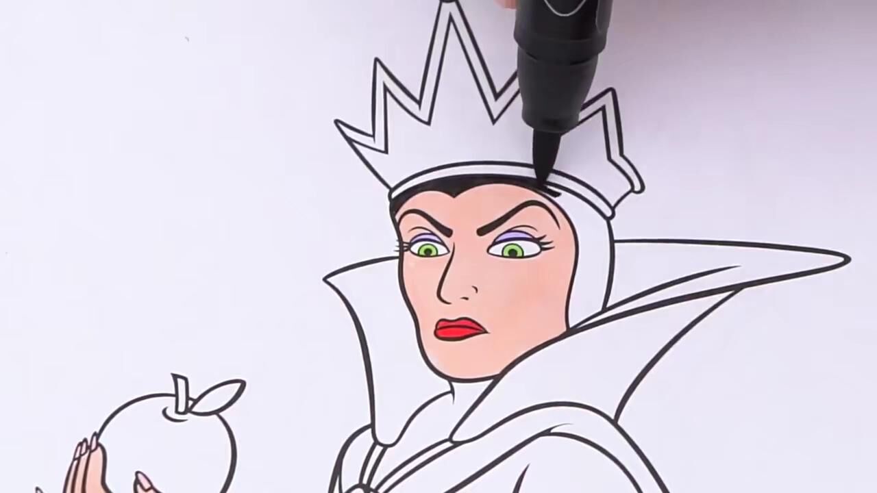 白雪公主动画中手拿毒苹果的皇后卡通漫画_腾讯视频