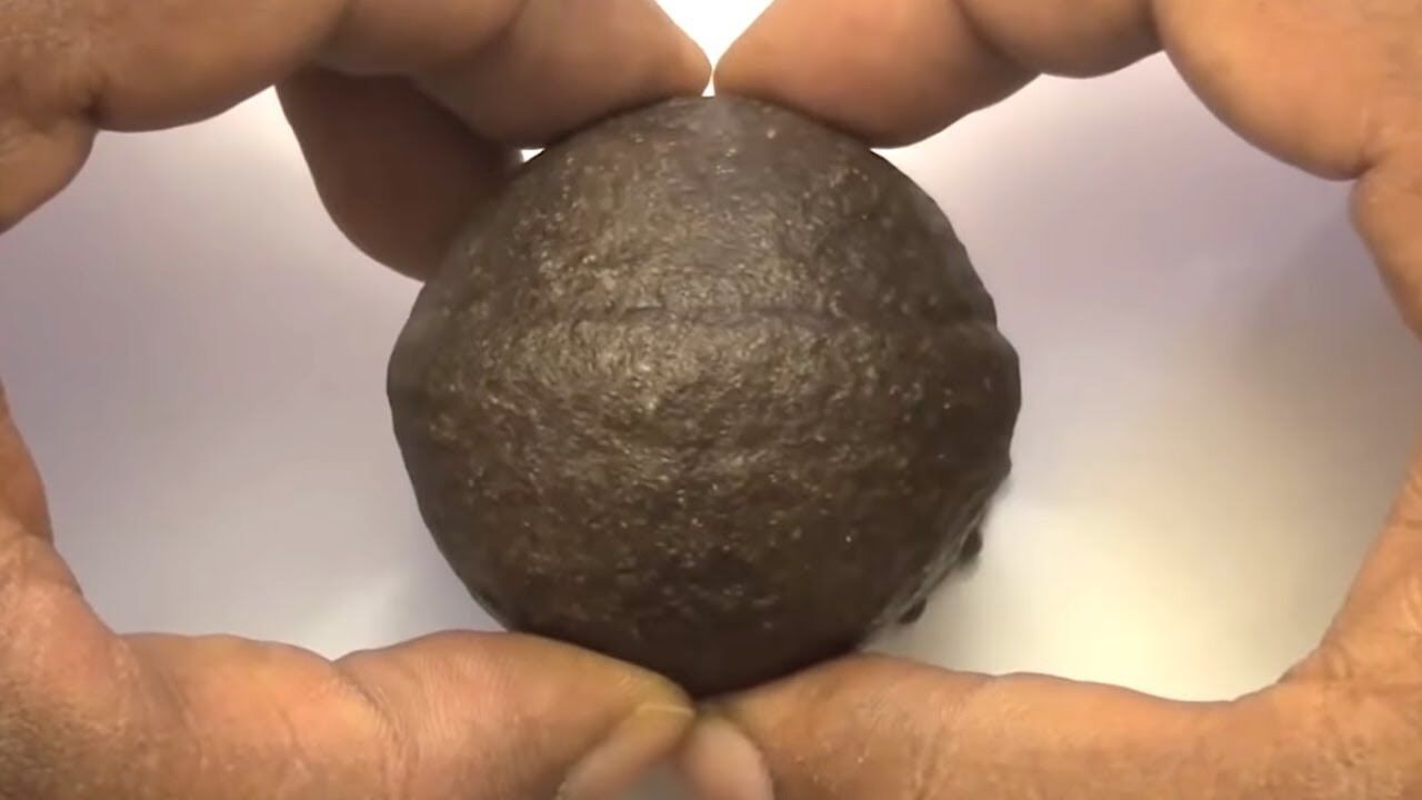 4个难以置信的考古发现,这个黑铁球让专家犯难了_腾讯视频