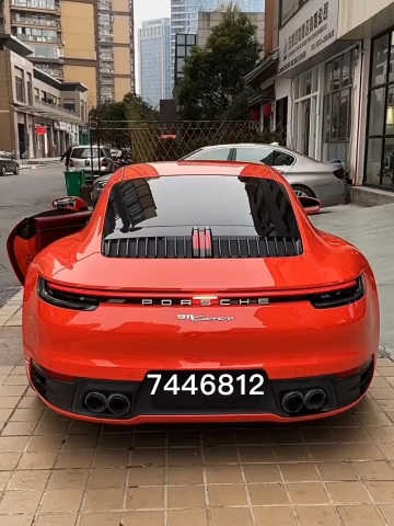 保时捷星力十代女士专车定制红色