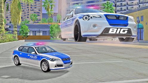 【BeamNG】世界上最大的警车 VS 世界上最小的警车