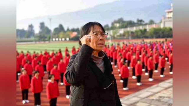 这位“校长妈妈”,是所有华坪女高人的骄傲 ,也是我们全中国的骄傲!